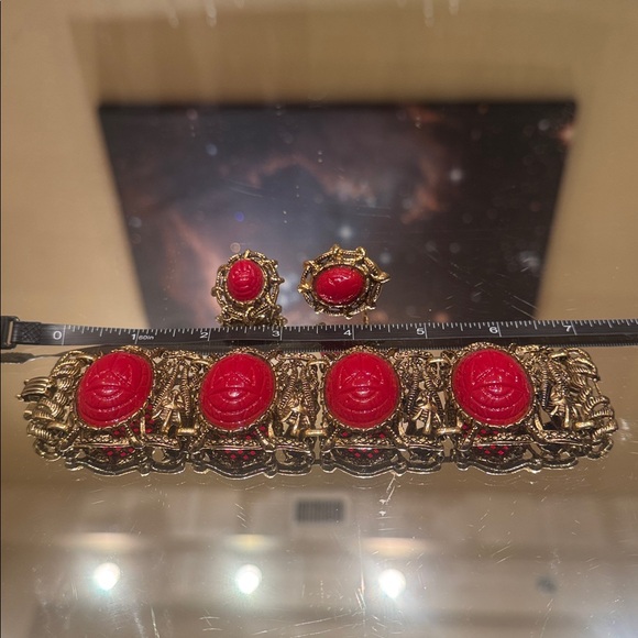 Vintage Selro Egyptian Scarab Bracelet and Earrings - Picture 12 of 13